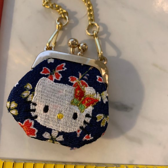 Vintage 2000 Hello Kitty Mini chain purse Made in Japan - Picture 2 of 10
